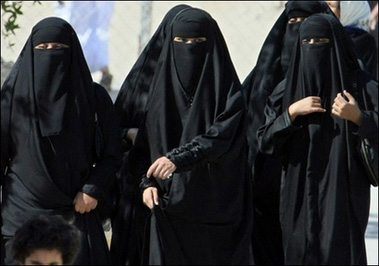 saudi_arabia_-_women_outraged.jpg